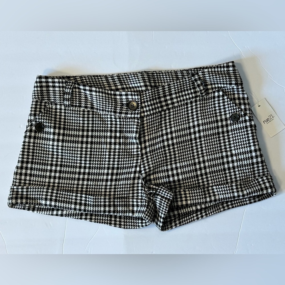 Juniors size 9 Rue21 black plaid cuffed shortie shorts NWT rue 21